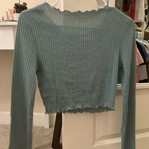Long sleeve crop